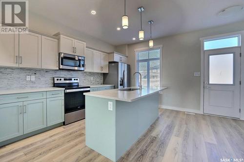 4600 Buckingham Drive E, Regina, SK - Indoor Photo Showing Kitchen With Upgraded Kitchen