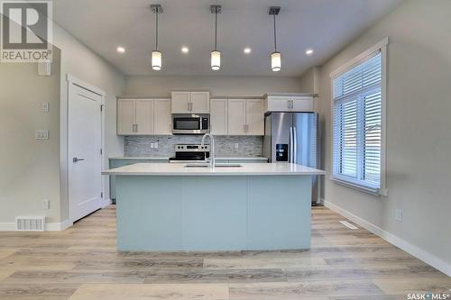 4600 Buckingham Drive E, Regina, SK - Indoor Photo Showing Kitchen With Upgraded Kitchen