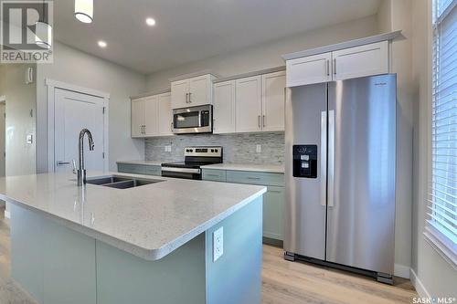 4600 Buckingham Drive E, Regina, SK - Indoor Photo Showing Kitchen With Double Sink With Upgraded Kitchen