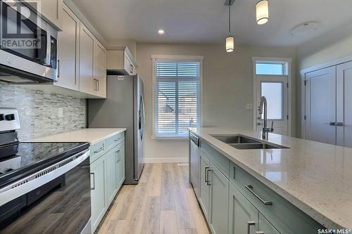 4600 Buckingham Drive E, Regina, SK - Indoor Photo Showing Kitchen With Double Sink