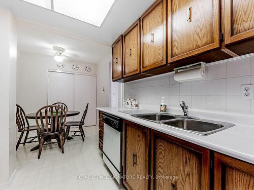 1901-3151 Bridletowne Circ, Toronto, ON - Indoor Photo Showing Kitchen With Double Sink