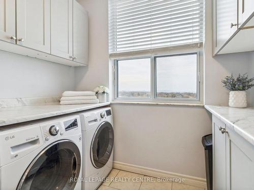 1608-966 Inverhouse Dr, Mississauga, ON - Indoor Photo Showing Laundry Room