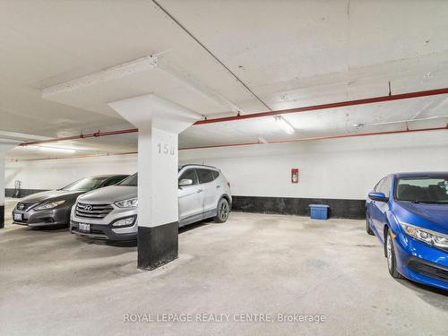 1608-966 Inverhouse Dr, Mississauga, ON - Indoor Photo Showing Garage