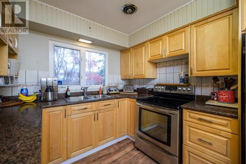 3032 1St Avenue, Prince George, BC - Indoor Photo Showing Kitchen With Double Sink