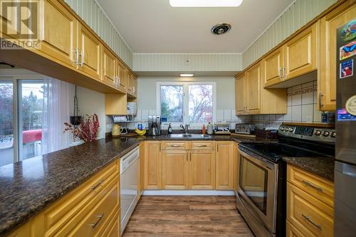 3032 1St Avenue, Prince George, BC - Indoor Photo Showing Kitchen With Double Sink