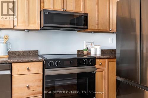 1601 - 3845 Lake Shore Boulevard W, Toronto, ON - Indoor Photo Showing Kitchen