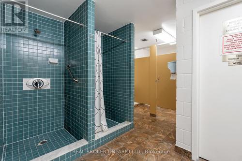 1601 - 3845 Lake Shore Boulevard W, Toronto, ON - Indoor Photo Showing Bathroom