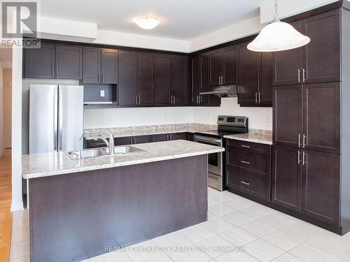 983 Edinburgh Drive, Woodstock, ON - Indoor Photo Showing Kitchen