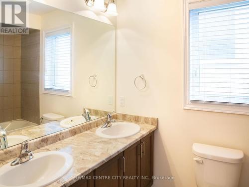 983 Edinburgh Drive, Woodstock, ON - Indoor Photo Showing Bathroom