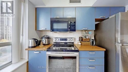 707 - 51 Harrison Garden Boulevard, Toronto, ON - Indoor Photo Showing Kitchen