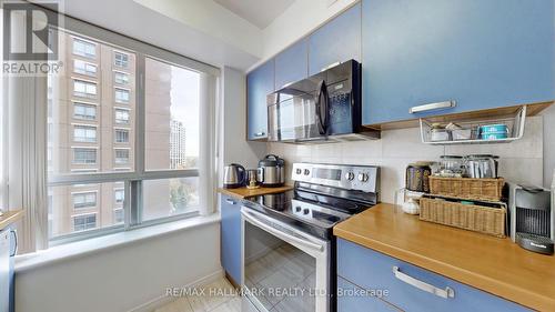 707 - 51 Harrison Garden Boulevard, Toronto, ON - Indoor Photo Showing Kitchen