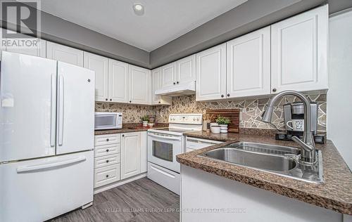 988 Southport Drive, Oshawa (Donevan), ON - Indoor Photo Showing Kitchen With Double Sink