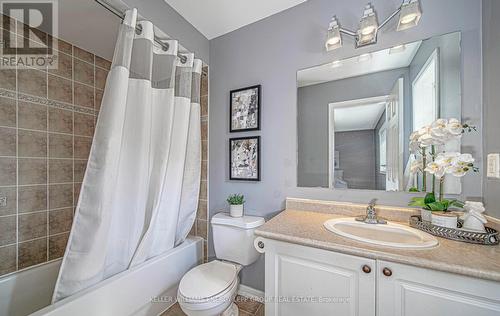 988 Southport Drive, Oshawa (Donevan), ON - Indoor Photo Showing Bathroom