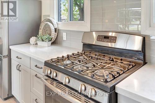 143 Collins Street, Collingwood, ON - Indoor Photo Showing Kitchen With Upgraded Kitchen