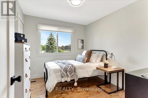 143 Collins Street, Collingwood, ON - Indoor Photo Showing Bedroom