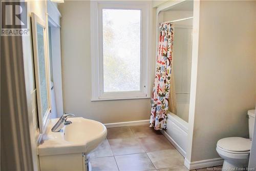 14 Estabrooks Street, Sackville, NB - Indoor Photo Showing Bathroom