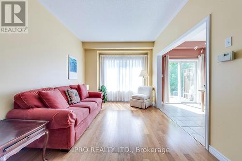 5326 Dryden Avenue, Burlington, ON - Indoor Photo Showing Living Room