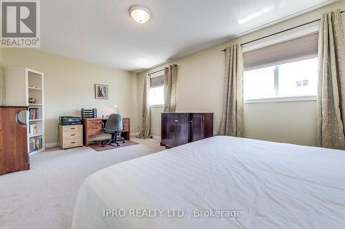 5326 Dryden Avenue, Burlington, ON - Indoor Photo Showing Bedroom