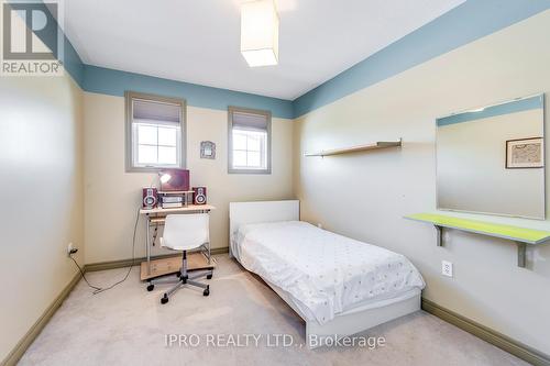 5326 Dryden Avenue, Burlington, ON - Indoor Photo Showing Bedroom