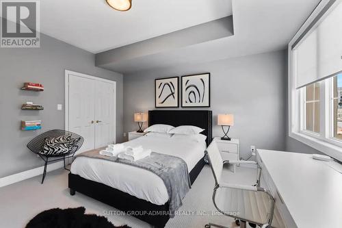 24 - 96 Nelson Street, Oakville, ON - Indoor Photo Showing Bedroom