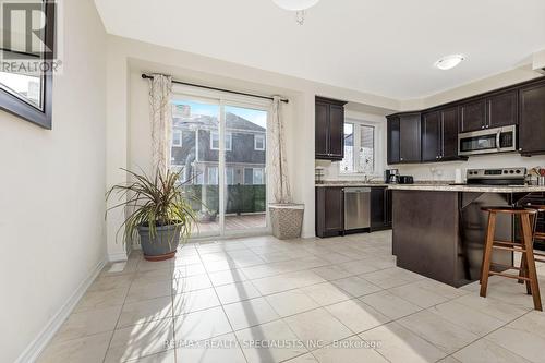 10 - 501 Buckeye Court, Milton, ON - Indoor Photo Showing Kitchen