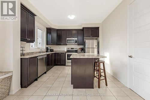 10 - 501 Buckeye Court, Milton, ON - Indoor Photo Showing Kitchen