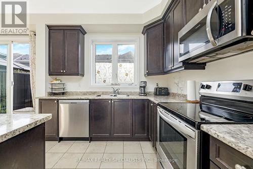 10 - 501 Buckeye Court, Milton, ON - Indoor Photo Showing Kitchen With Double Sink