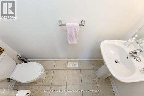 10 - 501 Buckeye Court, Milton, ON - Indoor Photo Showing Bathroom