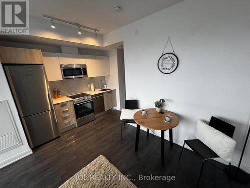 4107 - 42 Charles Street E, Toronto, ON - Indoor Photo Showing Kitchen