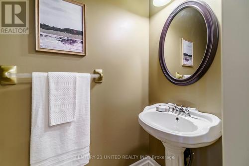 1050 Beatrice Street E, Oshawa (Pinecrest), ON - Indoor Photo Showing Bathroom