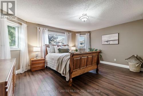 1050 Beatrice Street E, Oshawa (Pinecrest), ON - Indoor Photo Showing Bedroom