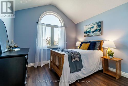 1050 Beatrice Street E, Oshawa (Pinecrest), ON - Indoor Photo Showing Bedroom