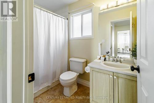 1050 Beatrice Street E, Oshawa (Pinecrest), ON - Indoor Photo Showing Bathroom