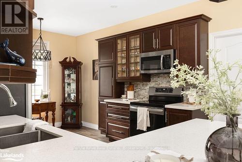 148 Pineridge Gate, Gravenhurst (Muskoka (S)), ON - Indoor Photo Showing Kitchen With Double Sink