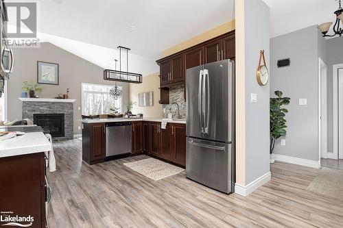 148 Pineridge Gate, Gravenhurst, ON - Indoor Photo Showing Kitchen With Stainless Steel Kitchen With Upgraded Kitchen