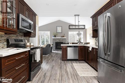 148 Pineridge Gate, Gravenhurst, ON - Indoor Photo Showing Kitchen With Stainless Steel Kitchen With Upgraded Kitchen