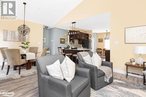 148 Pineridge Gate, Gravenhurst, ON - Indoor Photo Showing Living Room