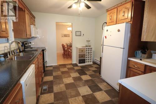 157 Main Street, Cow Head, NL - Indoor Photo Showing Kitchen With Double Sink