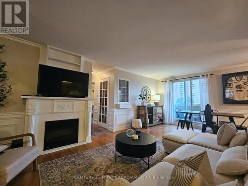 605 - 1102 Jalna Boulevard, London, ON - Indoor Photo Showing Living Room