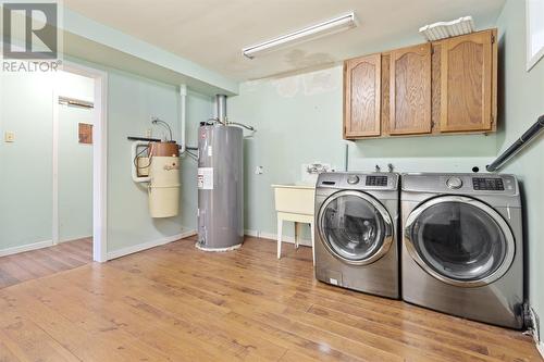 17 Pinehill Place, Paradise, NL - Indoor Photo Showing Laundry Room