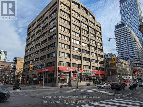 611 - 555 Yonge Street, Toronto, ON - Outdoor