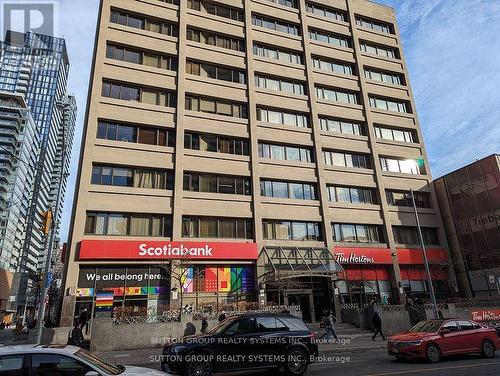 611 - 555 Yonge Street, Toronto, ON - Indoor