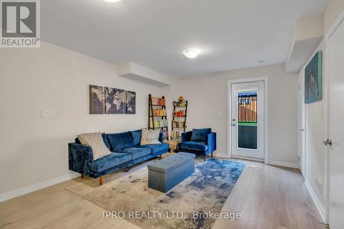 806 - 250 Finch Avenue, Pickering, ON - Indoor Photo Showing Living Room