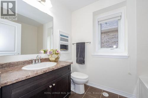 413 Switchgrass Street, Oakville, ON - Indoor Photo Showing Bathroom