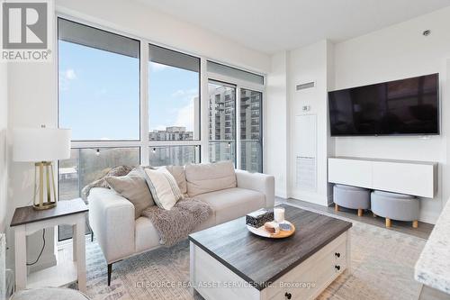 903 - 65 Speers Road, Oakville, ON - Indoor Photo Showing Living Room