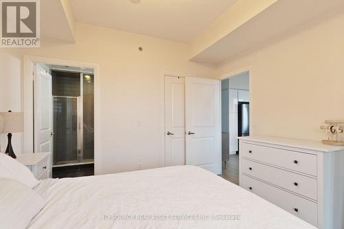 903 - 65 Speers Road, Oakville, ON - Indoor Photo Showing Bedroom