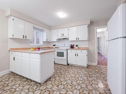 403 Archdekin Dr, Brampton, ON - Indoor Photo Showing Kitchen With Double Sink