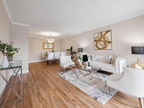 403 Archdekin Dr, Brampton, ON - Indoor Photo Showing Living Room