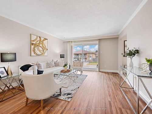 403 Archdekin Dr, Brampton, ON - Indoor Photo Showing Living Room