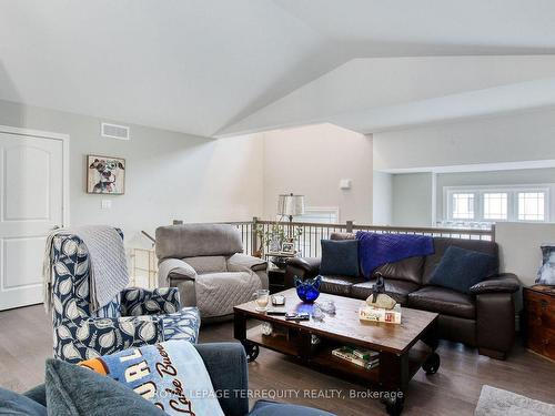 172 Lambert St, Amherstburg, ON - Indoor Photo Showing Living Room